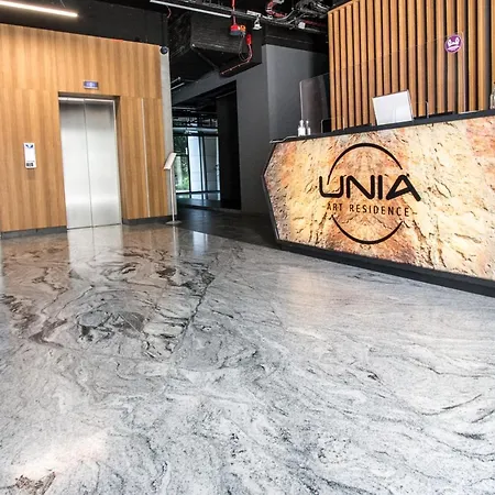 Unia 12